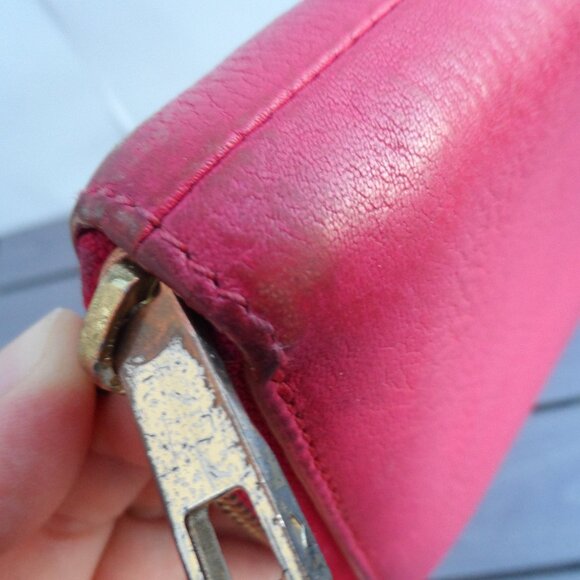 Fossil - Genuine Leather Wallet . - Picture 11 of 15